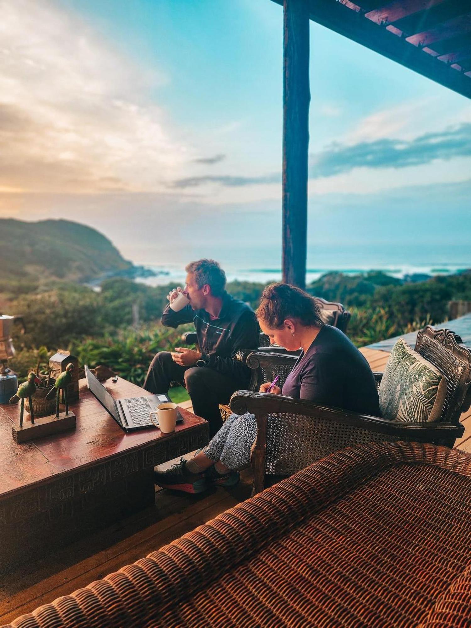 Coram Deo Saltywaves Double En-Suite Rooms With Sea Views Coffee Bay Exterior foto