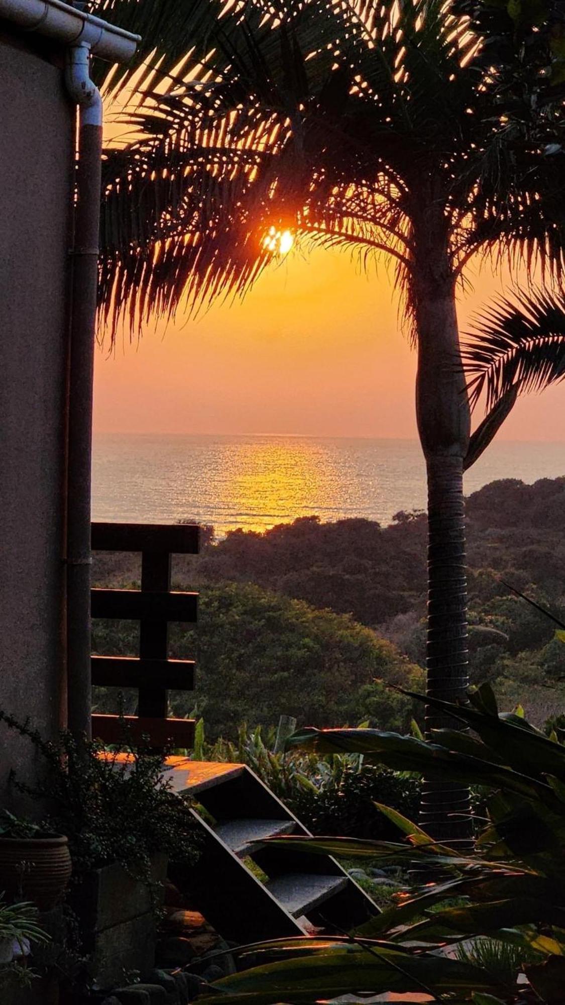 Coram Deo Saltywaves Double En-Suite Rooms With Sea Views Coffee Bay Exterior foto